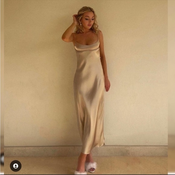 COPY - Satin effect cutout dress taupe grey - Picture 11 of 15